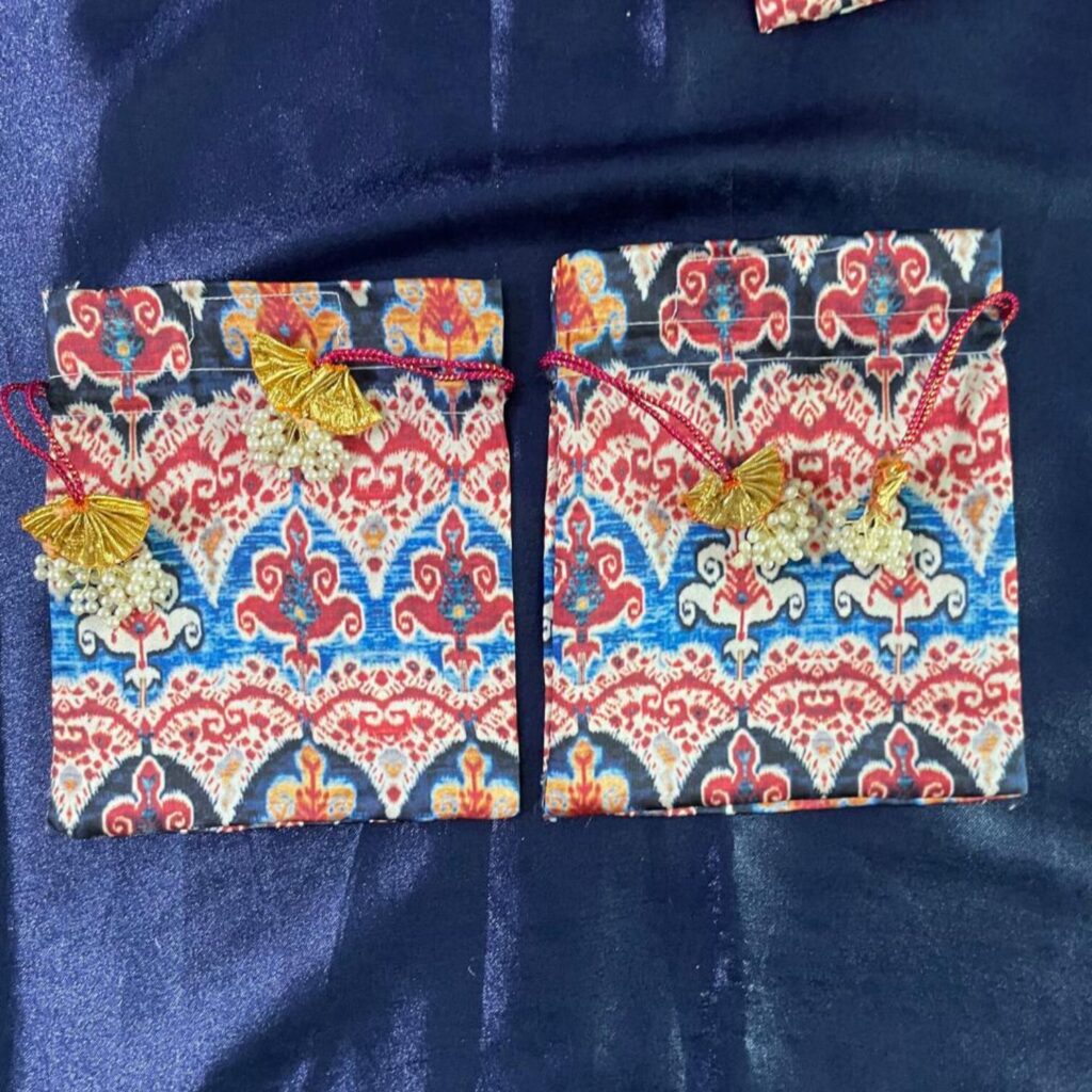 Fabdecor Artisanal Festive Batwa # 9