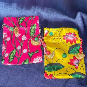 Fabdecor Artisanal Festive Batwa # 6